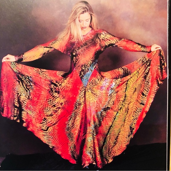 “The Fiberarts Book of Wearable Art” Like New, Hardcover, Art-to-Wear - Picture 9 of 15